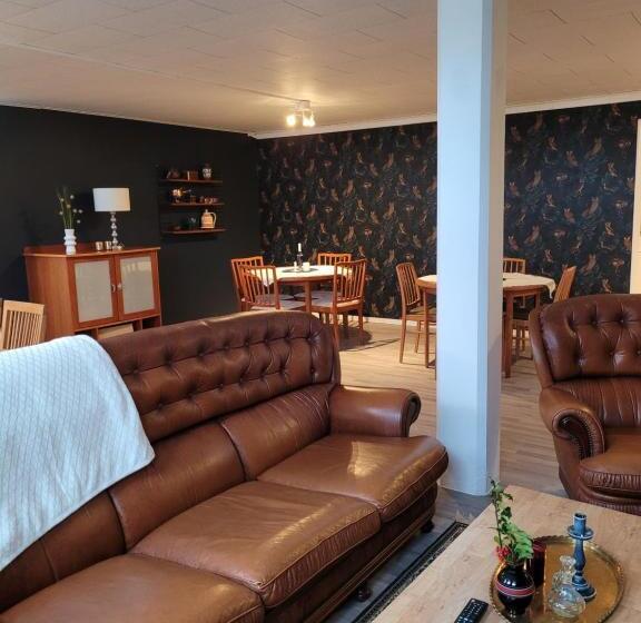 הוסטל Bokskogens Guesthouse