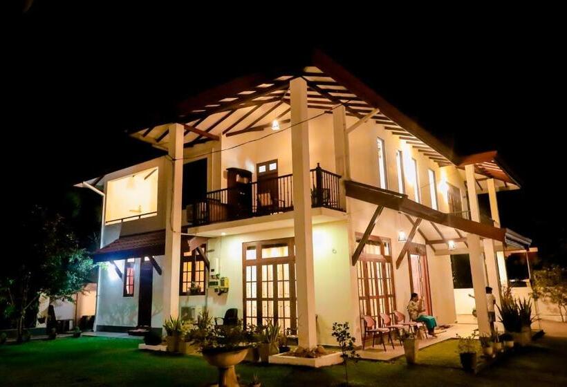 تختخواب و صبحانه Howick Residence