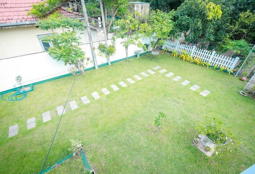 تختخواب و صبحانه Howick Residence
