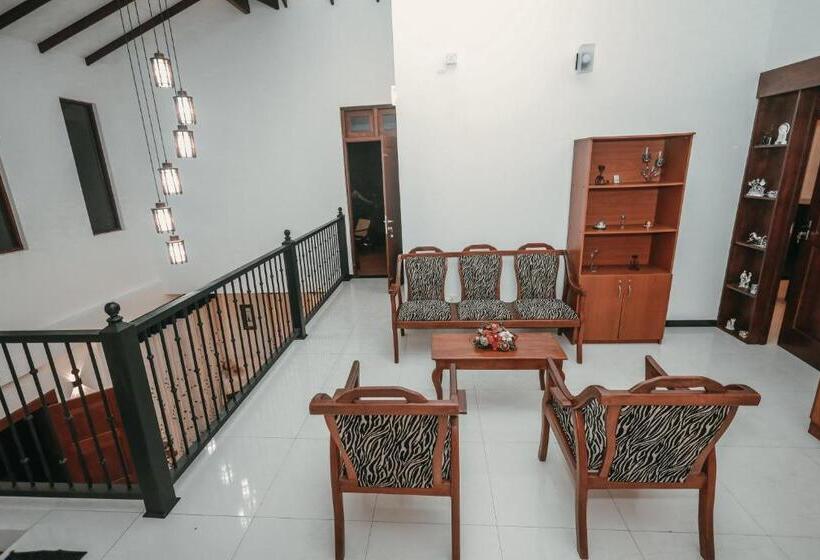 تختخواب و صبحانه Howick Residence