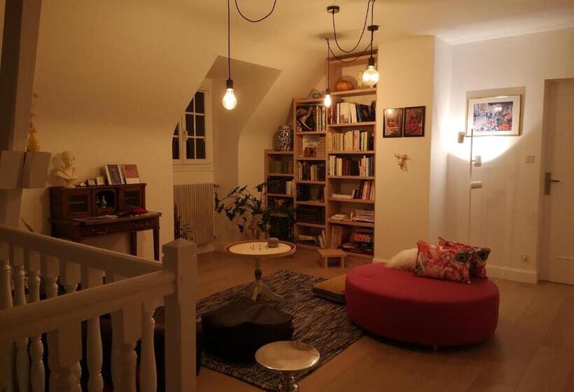 تختخواب و صبحانه Maison Et Florescence