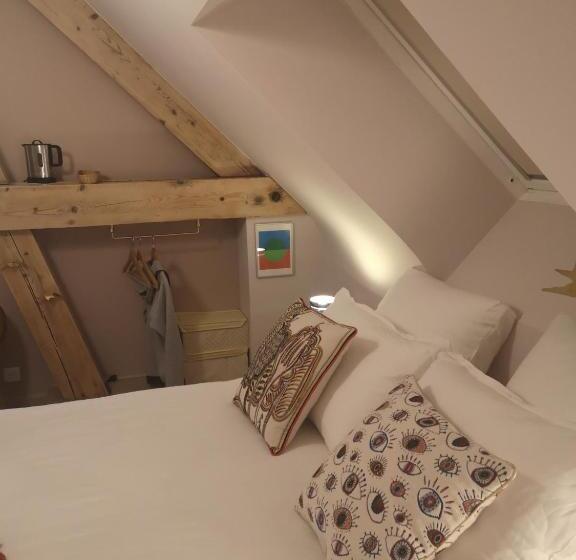 تختخواب و صبحانه Maison Et Florescence