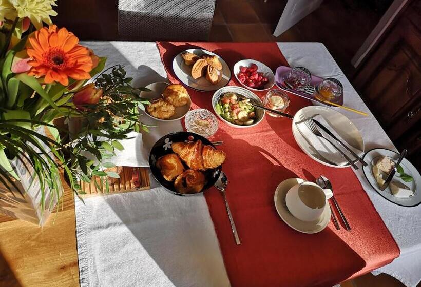 تختخواب و صبحانه Maison Et Florescence