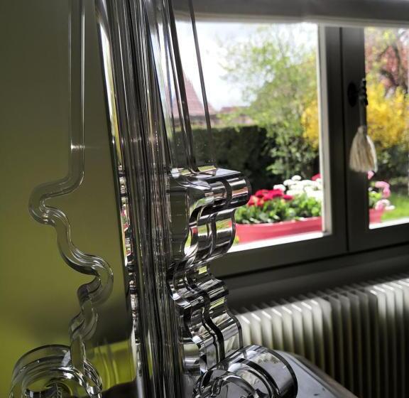 تختخواب و صبحانه Maison Et Florescence