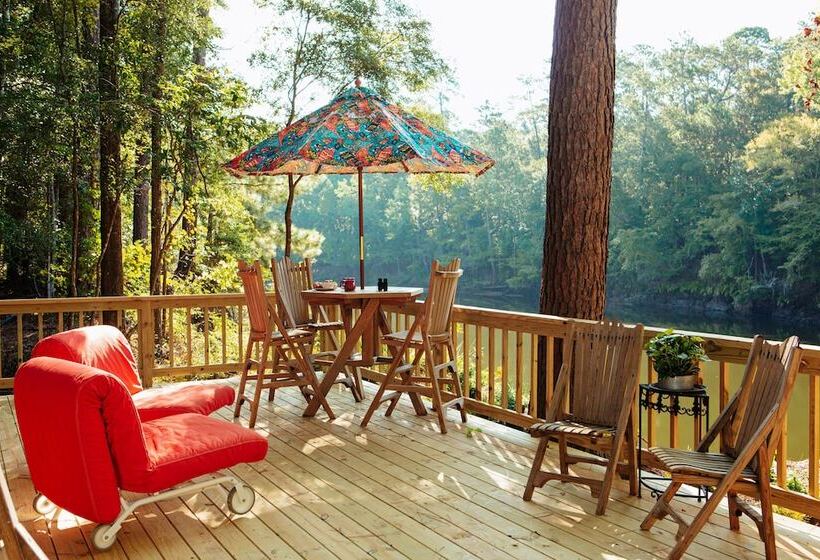 تختخواب و صبحانه The Bird & Butterfly Inn