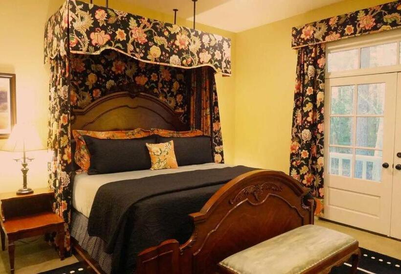 تختخواب و صبحانه The Bird & Butterfly Inn