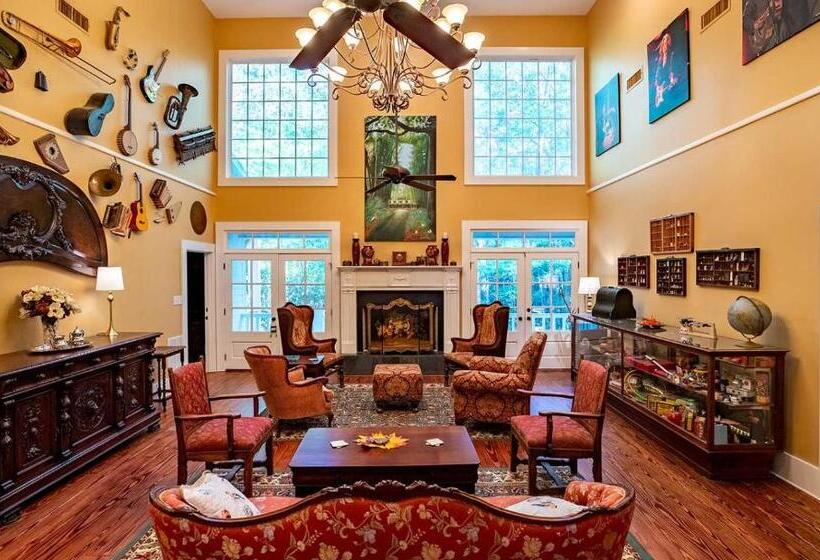 تختخواب و صبحانه The Bird & Butterfly Inn