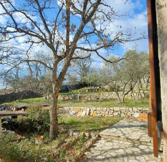 تختخواب و صبحانه Villa Les Chariotins