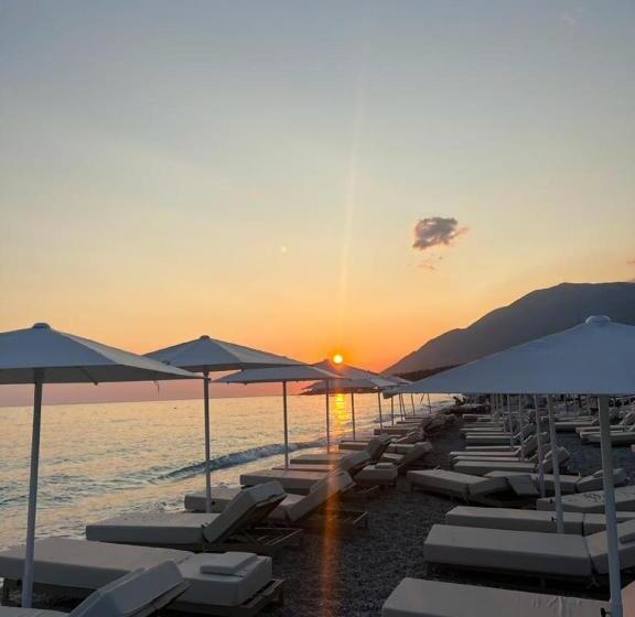 Black Diamond Hotel Dhermi