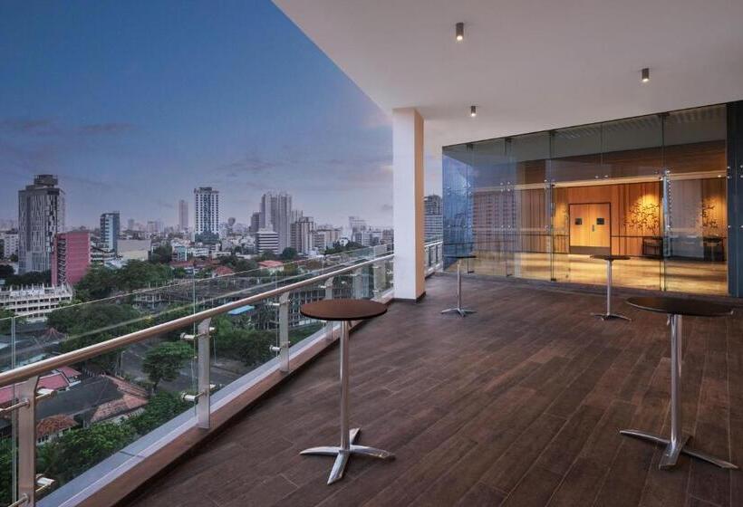 هتل Courtyard By Marriott Colombo