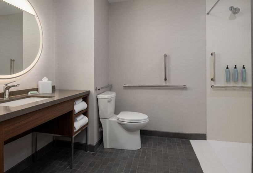 فندق Courtyard By Marriott Olympia
