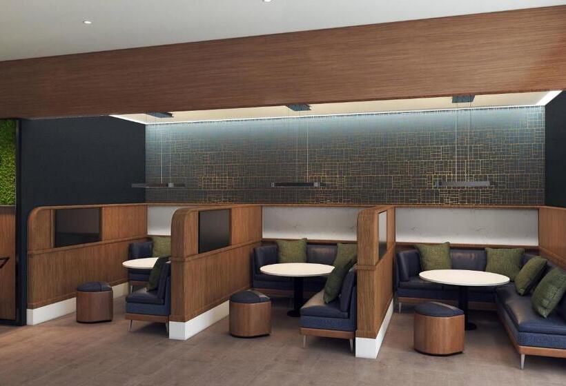 فندق Courtyard By Marriott Olympia