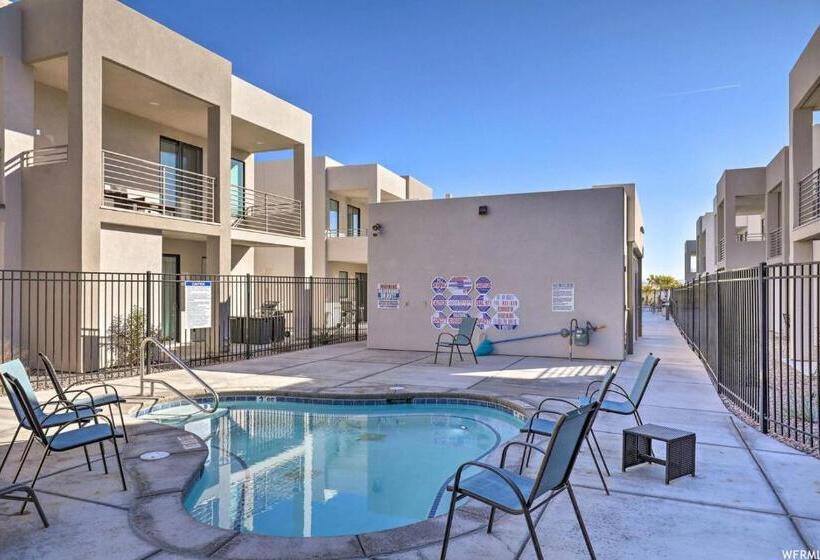 هتل Lofts 13 4 Bedroom Modern Loft Steps From The Pool