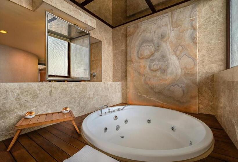 ホテル Rixos Park Belek, The Land of Legends Access