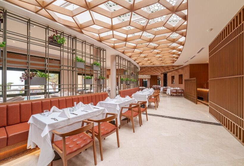 ホテル Rixos Park Belek, The Land of Legends Access