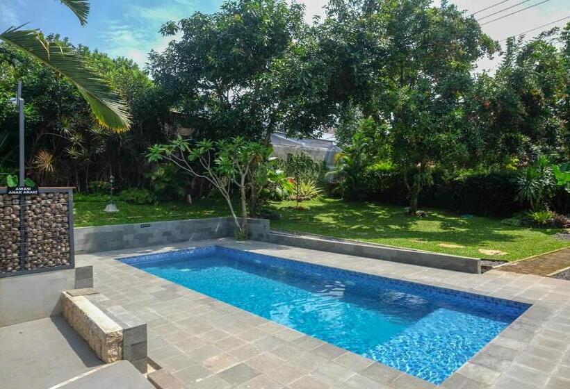 هتل Sareh Villa By The Lavana