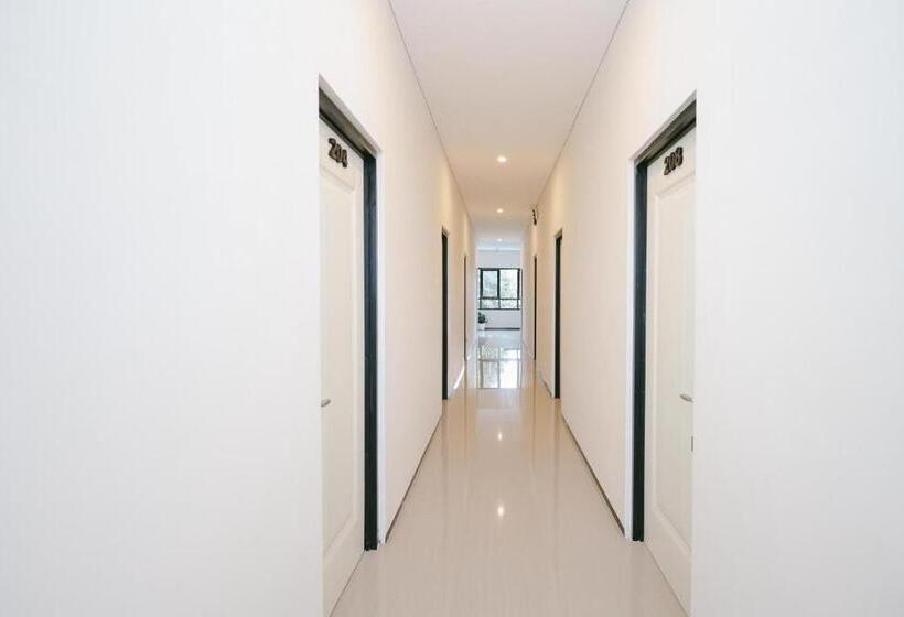 ホテル Urbanview B Syariah Lumajang By Reddoorz