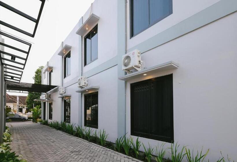 هتل Urbanview B Syariah Lumajang By Reddoorz