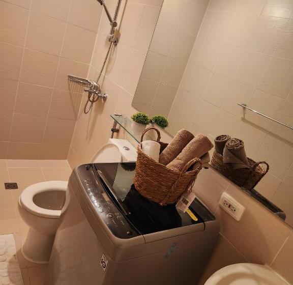 Minimalist Condo In Azure North