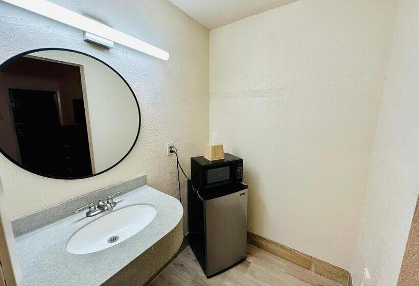 مُتل Economy Inn