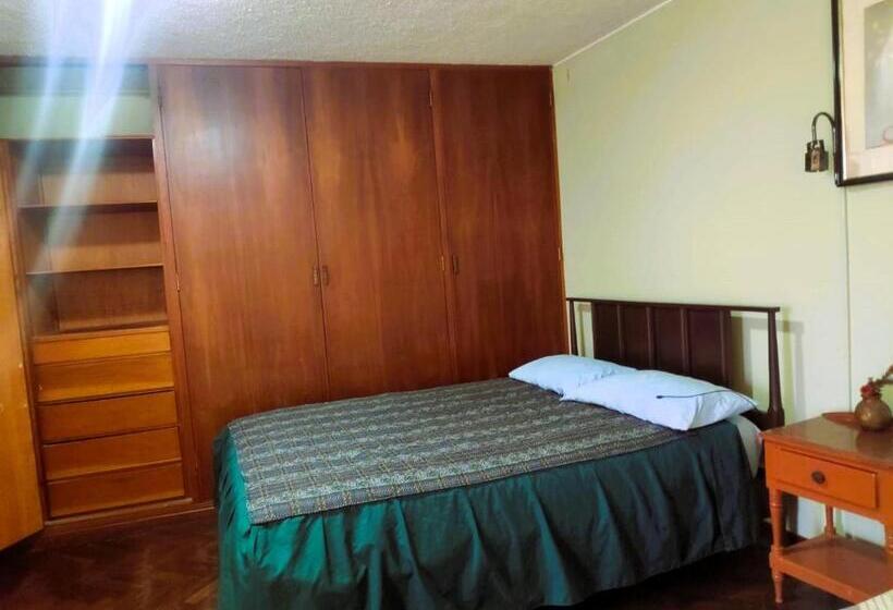 Пансион Flying House Hostel