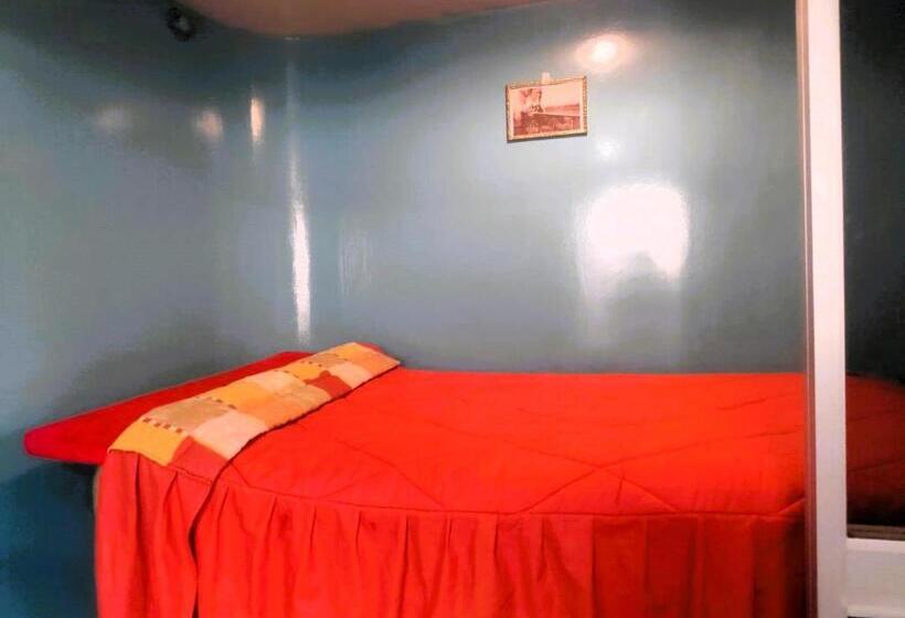 Пансион Flying House Hostel