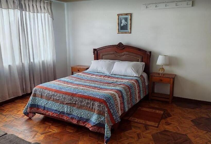 پانسیون Altamira Suites   Ibarra