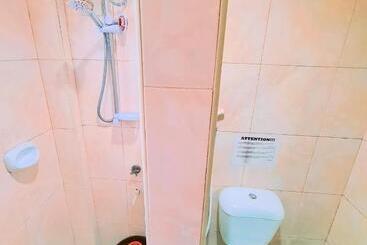 پانسیون La Familia Guest House