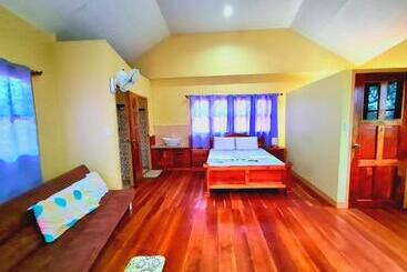 پانسیون La Familia Guest House