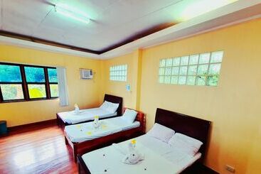 پانسیون La Familia Guest House