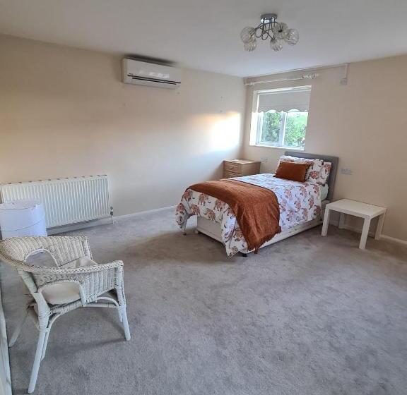 بنسيون Mesa Property Services