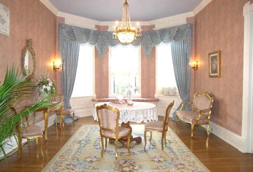 Alexander Mansion Bed & Breakfast