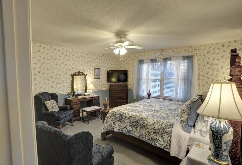 تختخواب و صبحانه Blue Mountain Mist Country Inn