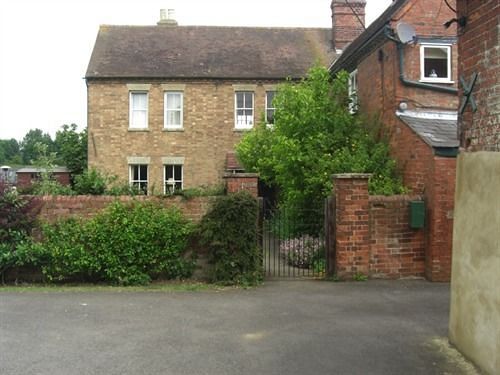 تختخواب و صبحانه Drayton Lodge