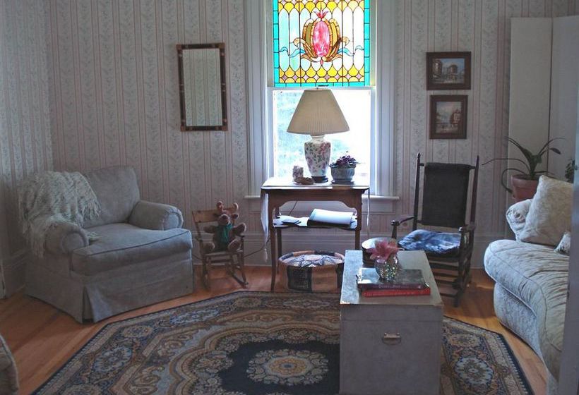 Bed and Breakfast Estabrook House