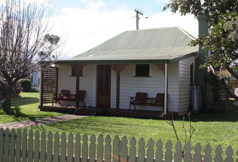 مبيت وإفطار Westbury Gingerbread Cottages