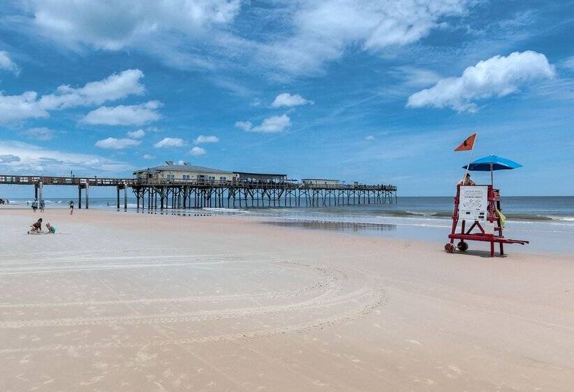 هتل Beach Quarters Daytona