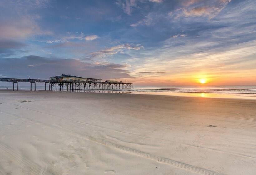 هتل Beach Quarters Daytona