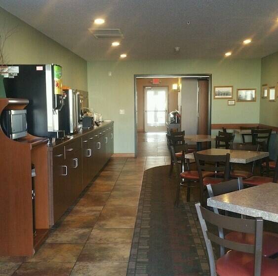 Отель Canby Inn And Suites