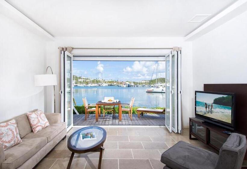هتل Coral Beach Club Villas & Marina
