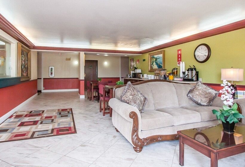 בית מלון כפרי Econo Lodge