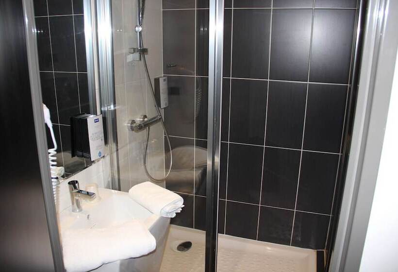 ホテル Kyriad Saint Quentin En Yvelines  Montigny