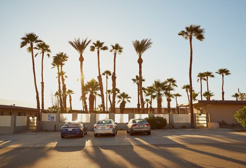 هتل Lido Palms Resort And Spa