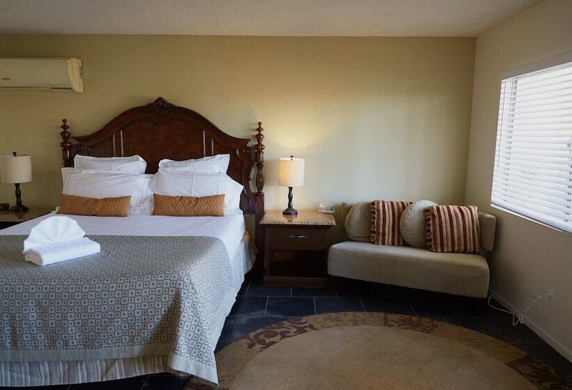 هتل Lido Palms Resort And Spa