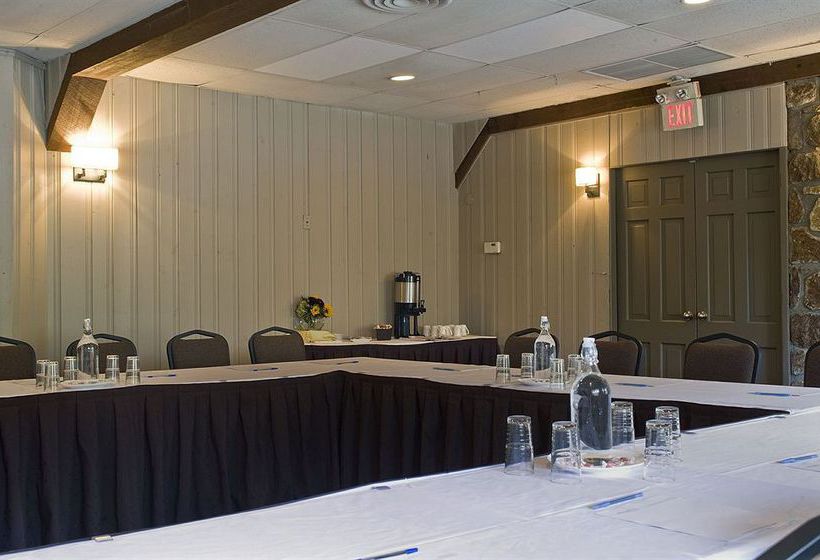 בית מלון כפרי Mohawk Inn And Conference Centre