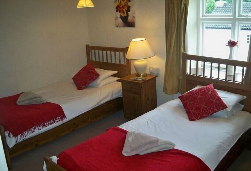 Nelson And Railway Inn