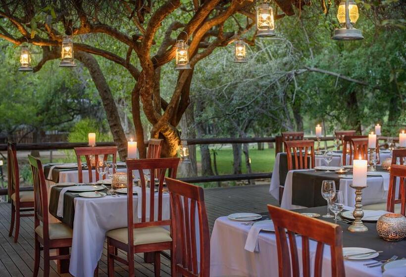 Отель Karongwe Portfolio Shiduli Private Game Lodge