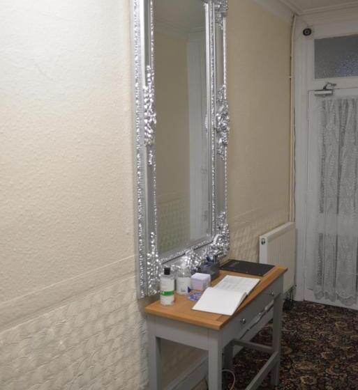 هتل Windmill Guest House