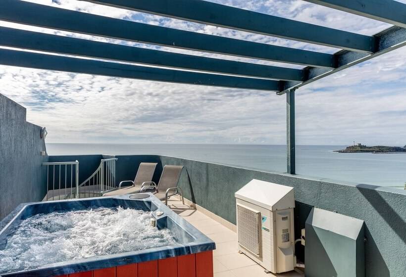 Malibu Apartments