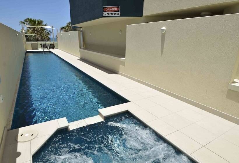 Malibu Apartments